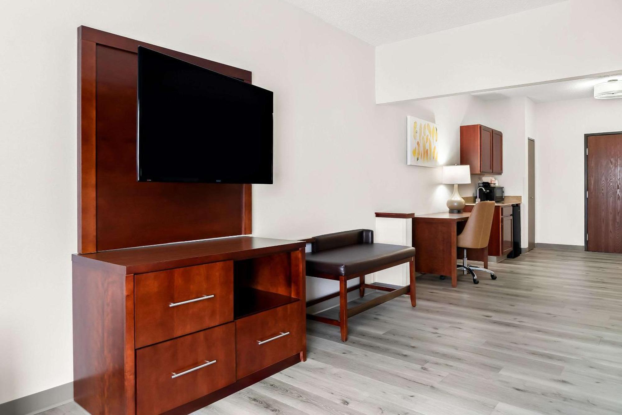Comfort Suites Southfield-Detroit Esterno foto