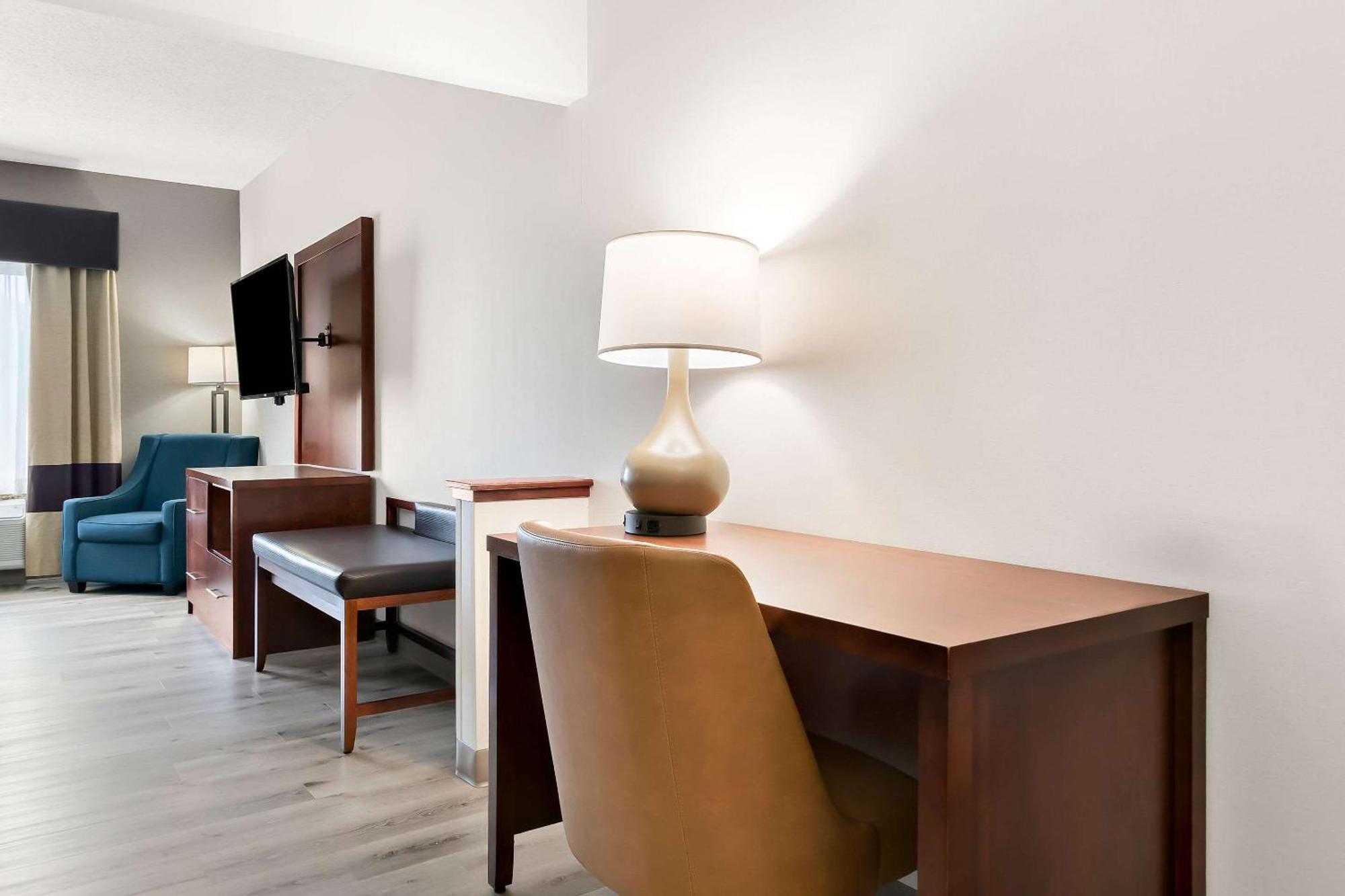 Comfort Suites Southfield-Detroit Esterno foto